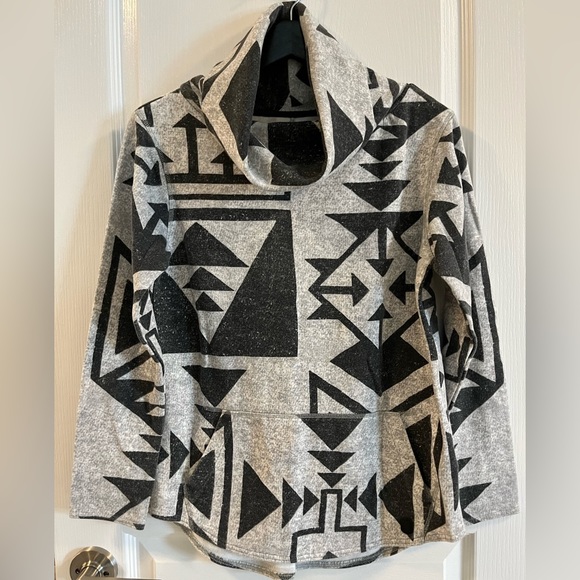 BURTON TURTLENECK SWEATER - Picture 1 of 3